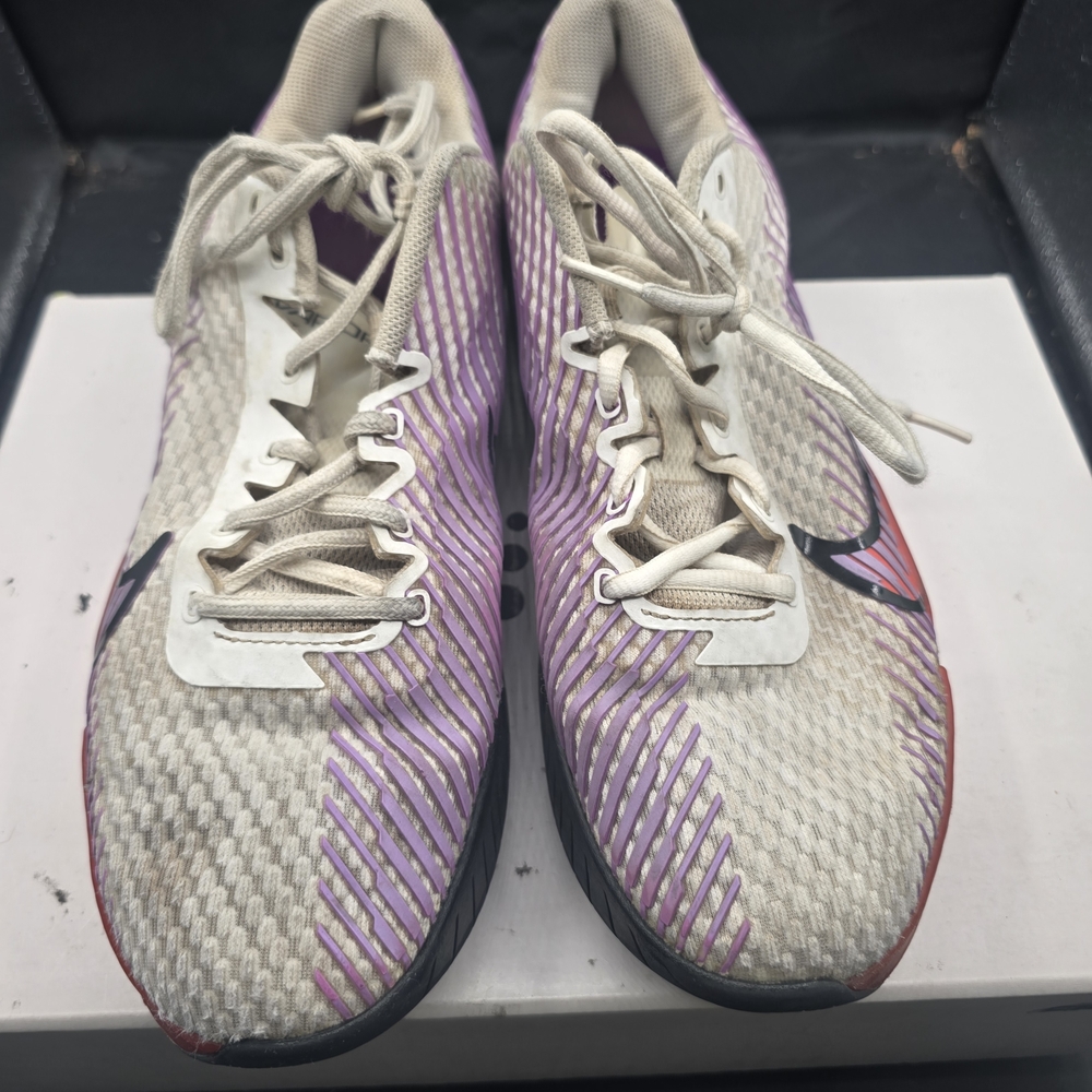 Nike Men Athletic Shoes in‎ Cream and Pink